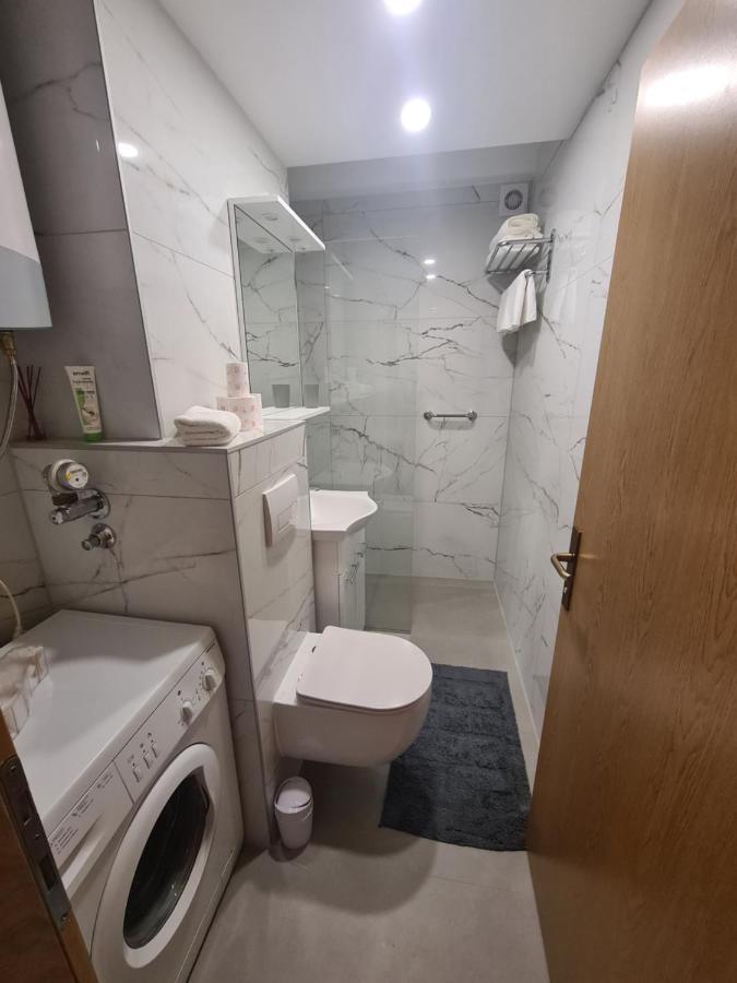 Apartman Yellow - Self Check In Osijek Bagian luar foto