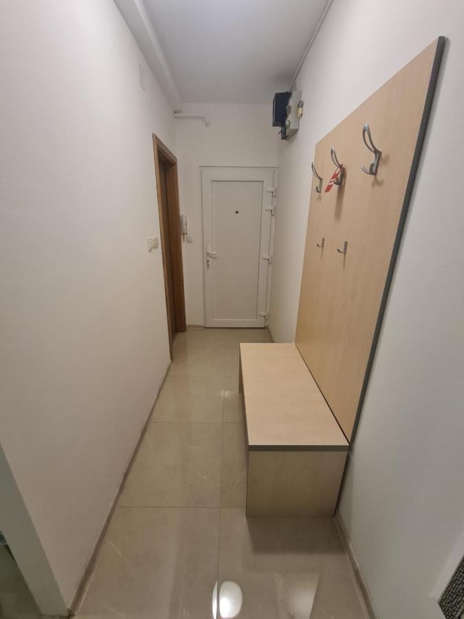 Apartman Yellow - Self Check In Osijek Bagian luar foto