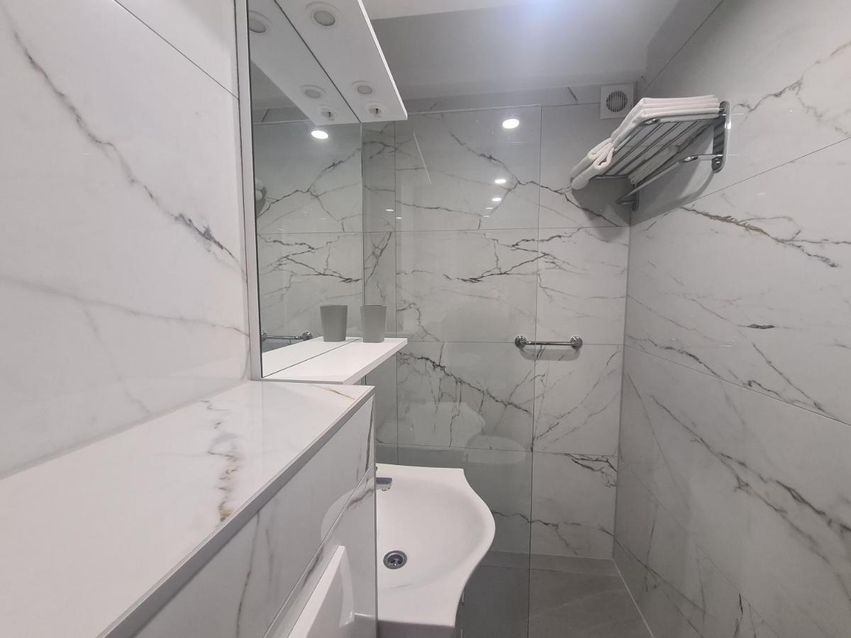 Apartman Yellow - Self Check In Osijek Bagian luar foto