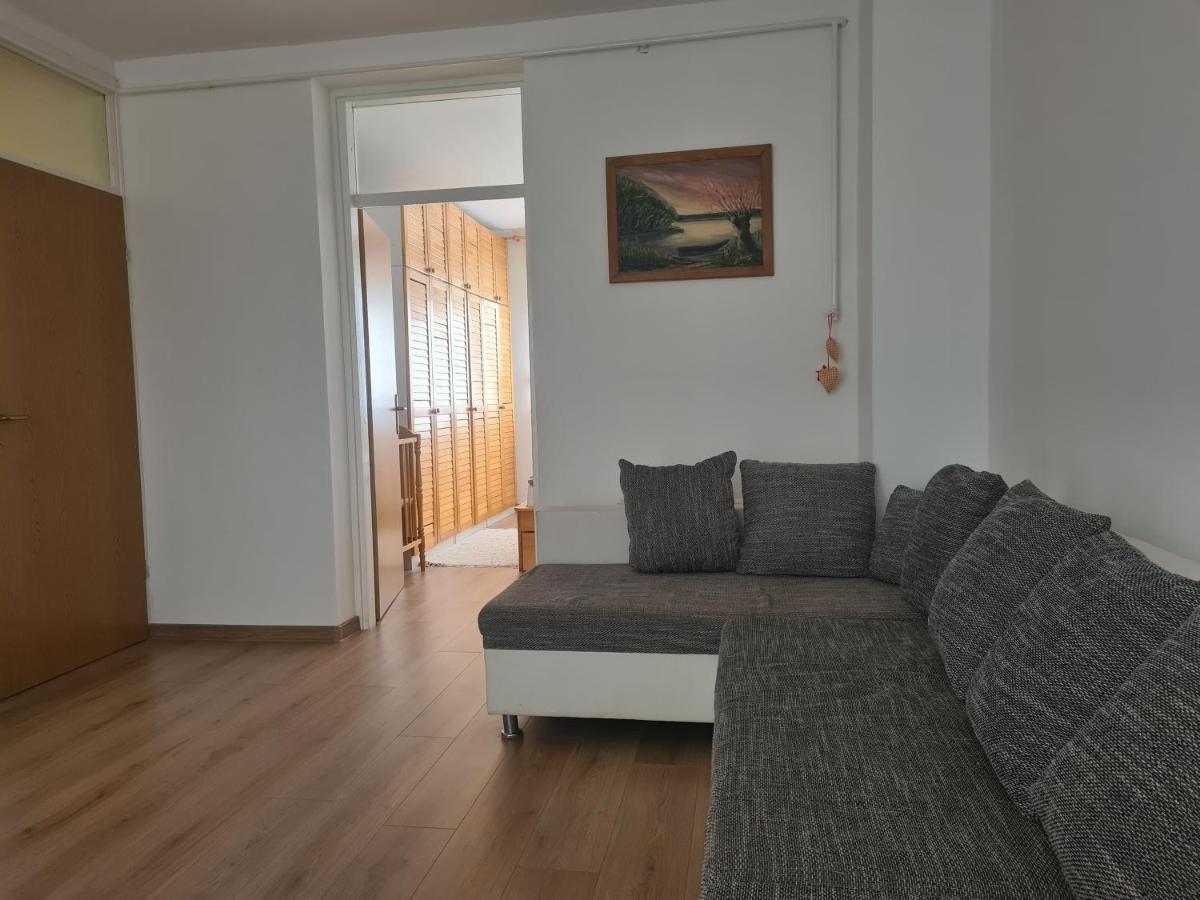Apartman Yellow - Self Check In Osijek Bagian luar foto