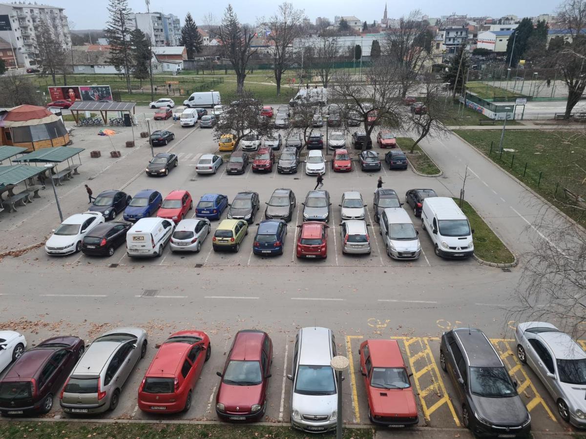 Apartman Yellow - Self Check In Osijek Bagian luar foto
