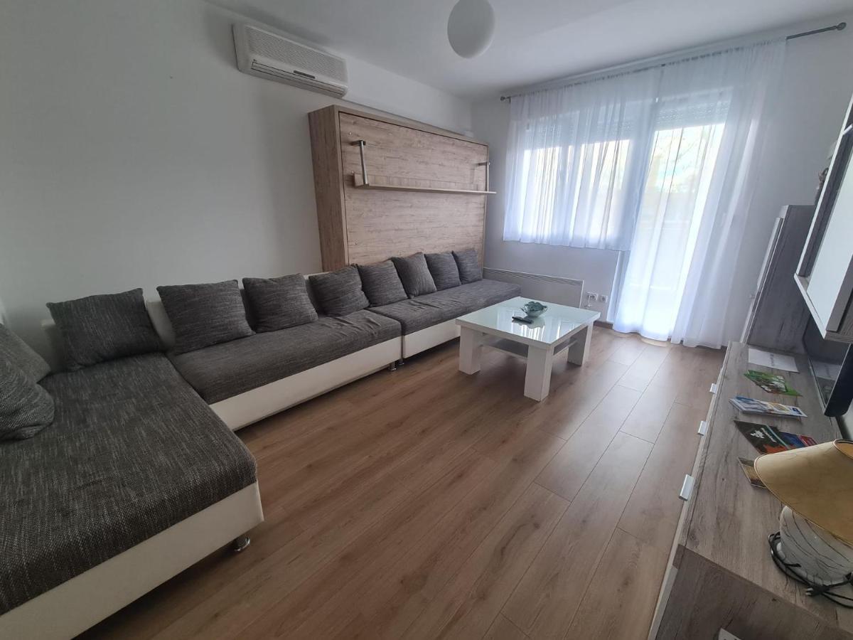 Apartman Yellow - Self Check In Osijek Bagian luar foto